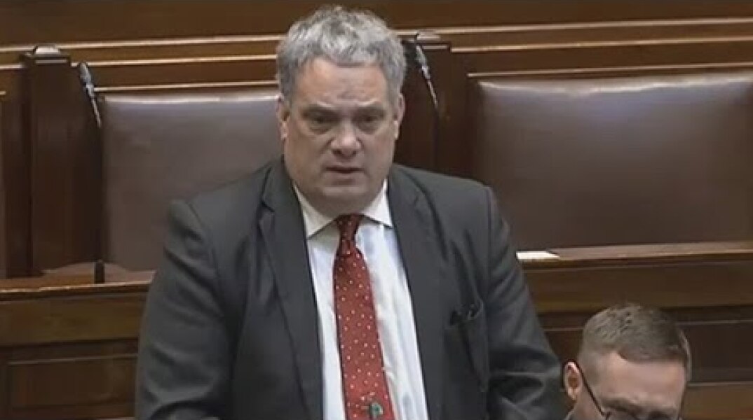 Irish MP’s musical Christmas tie interrupts parliament