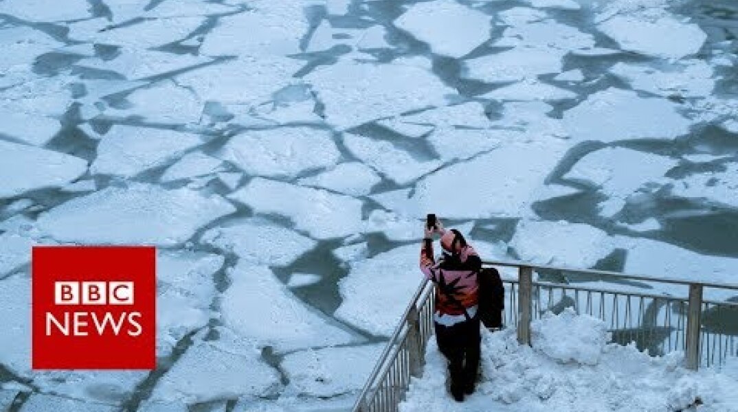 Chicago's frozen river from above - BBC News
