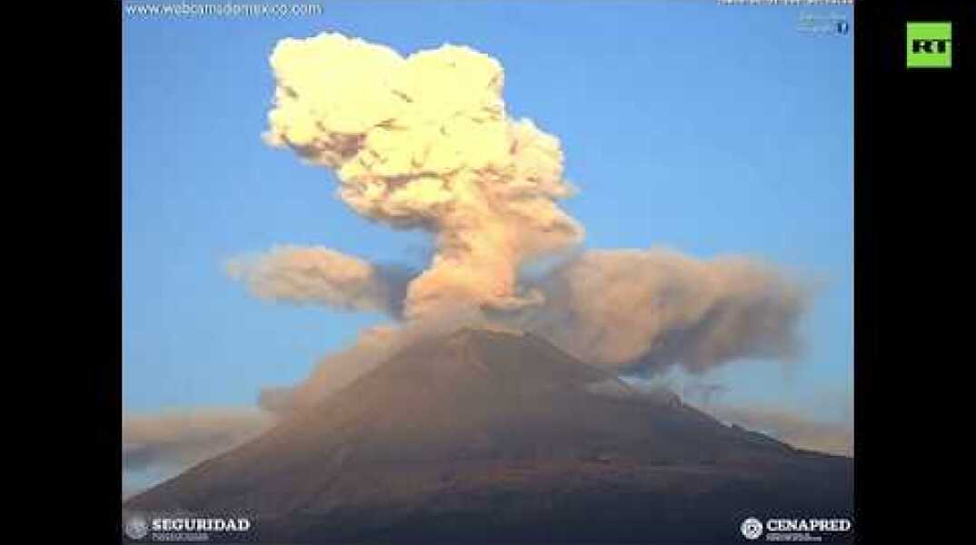 Popocatepetl (aka Popo) volcano erupts in Mexico