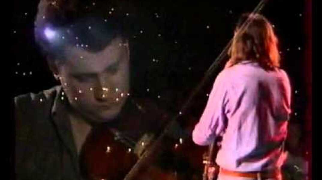 Αύγουστος - Νίκος Παπάζογλου