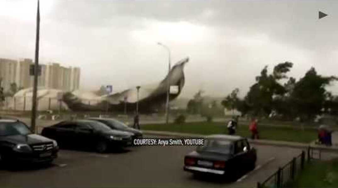 Severe storm rips through Moscow leaving several dead
