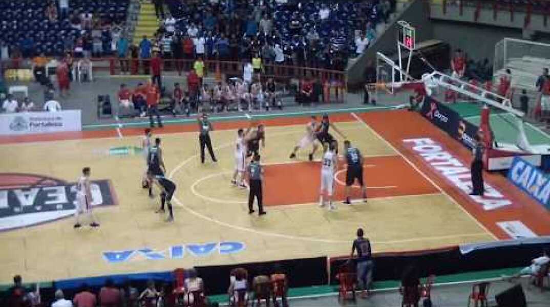 No estouro do Cronometro (Buzzer Beater) Cearense vs Bauru