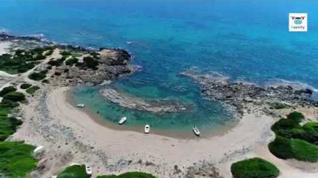 Το "δίδυμο αδερφάκι" της Βοϊδοκοιλιάς. Δεν πιάνει ποτέ κύμα. Μεσσηνία Drone