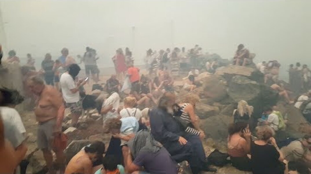 ΒΙΝΤΕΟ ΤΟΥ ΝΙΚΟΥ ΒΕΡΥΚΟΚΙΔΗ ΣΤΟ ΛΙΜΑΝΙ ΣΤΟ ΜΑΤΙ ΤΟ ΒΡΑΔΥ ΤΗΣ ΔΕΥΤΕΡΑΣ 23/7