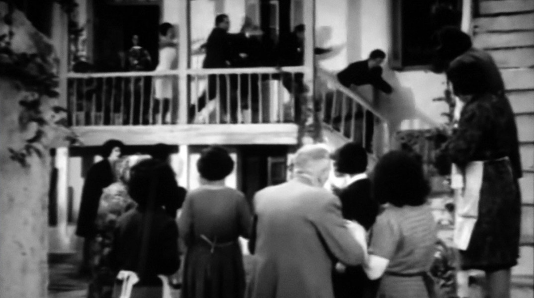 I de gyni na fovitai ton andra