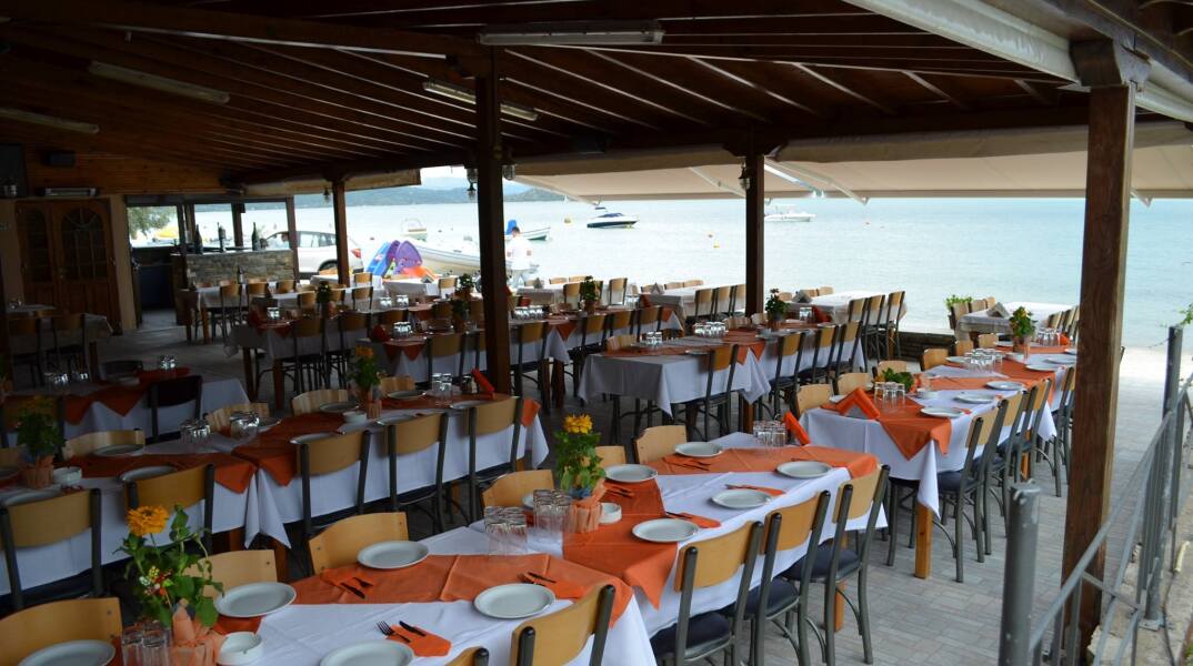 ταβέρνα «Γοργόνα ή Πούλμαν»