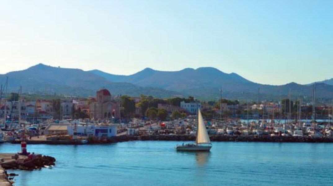 Το λιμάνι της Αίγινας