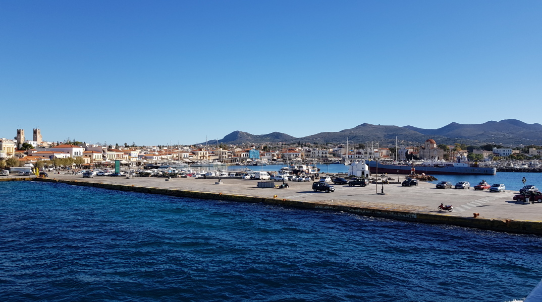Το λιμάνι της Αίγινας
