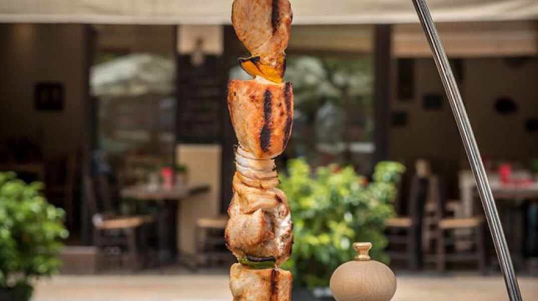 Κυβέλη, κοτόπουλο «χαρακίρι»