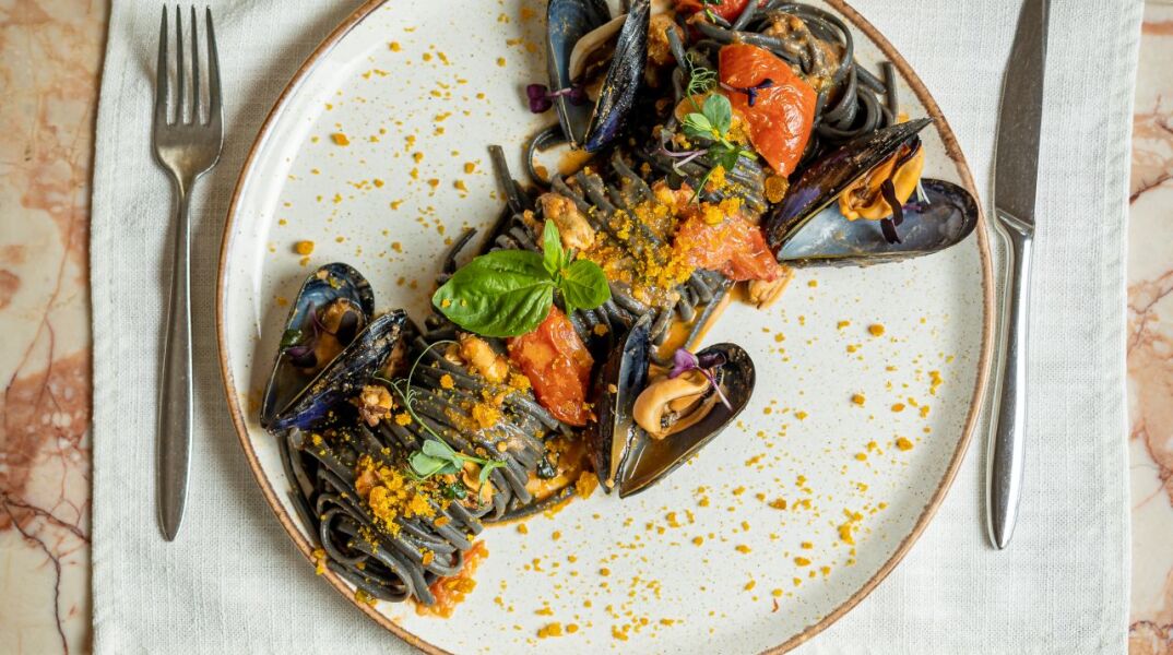 Μαύρα Μακαρόνια στο ARK