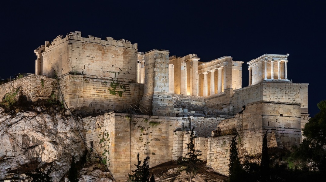 Φωτισμός στην Ακρόπολη 