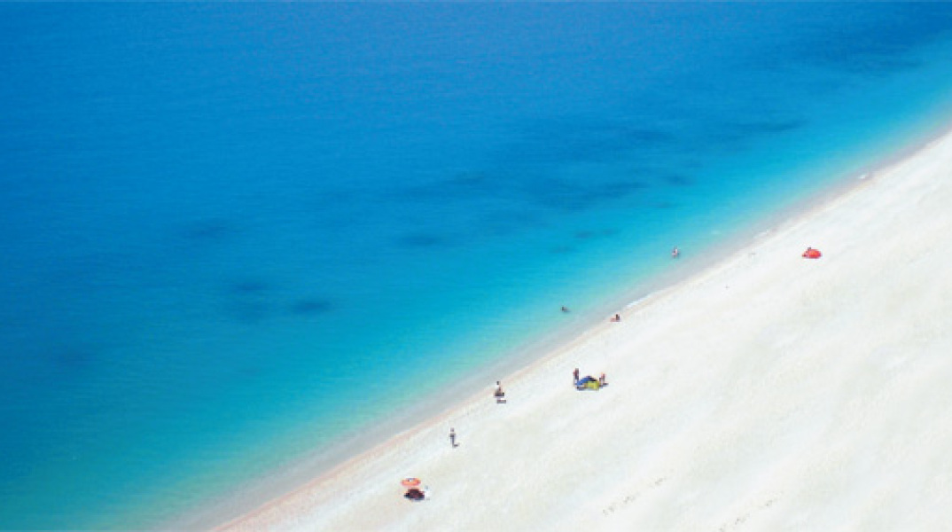 Εγκρεμνοί, στη Λευκάδα