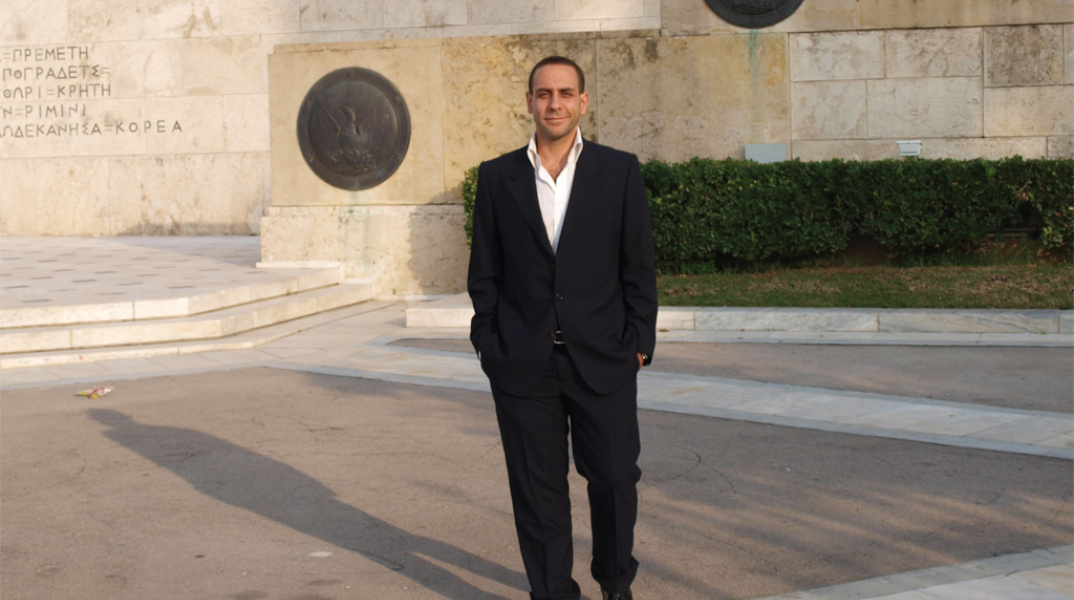 Ερρίκος Ι. Αρώνες, ιδρυτής της Intelligence Squared Greece