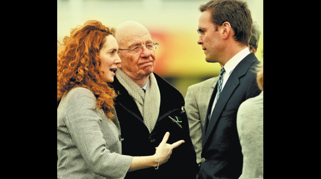 Η Ρεμπέκα Μπρουκς με τους Μέρντοχ