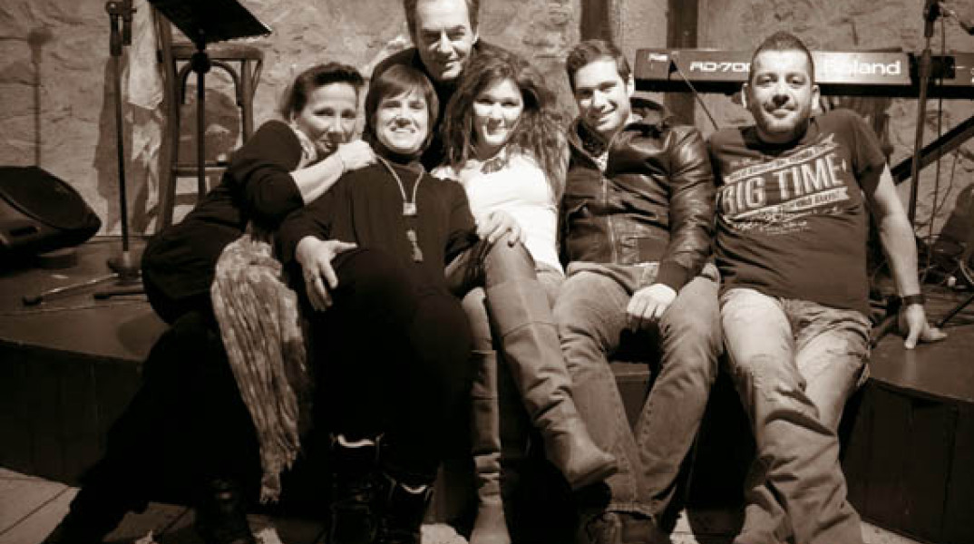 Η Μ. Σπυράτου με το θίασο