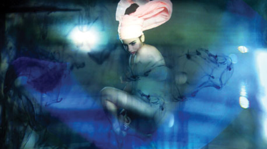 Genesis, Ζιζέλ Αφροδίτη Λούψεν  