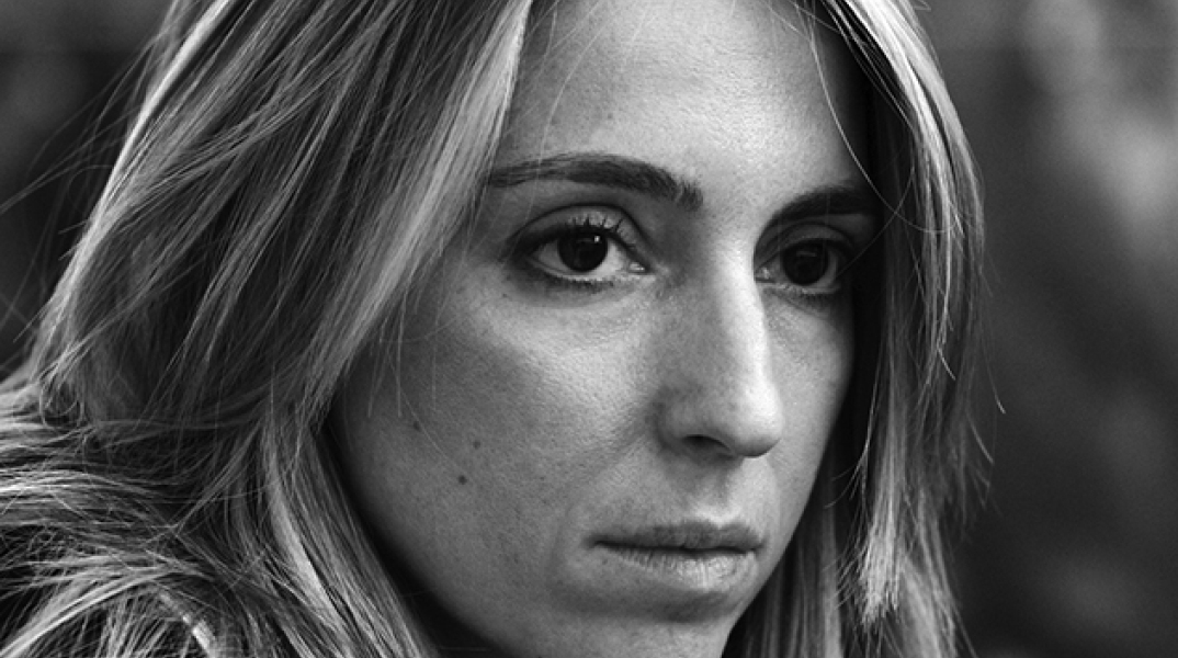 Ντορίνα Παπαλιού: «Το "Τhe Rape of Europa" με ενέπνυεσε να γράψω το "Το απαραίτητο φως"»