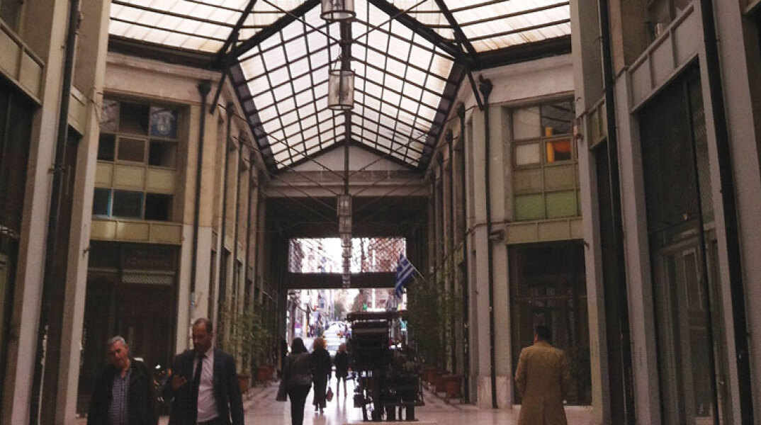Στοά Νικολούδη, Φωτό: Ελεωνόρα Βερυκοκίδη, Βαγγέλης Τάτσης