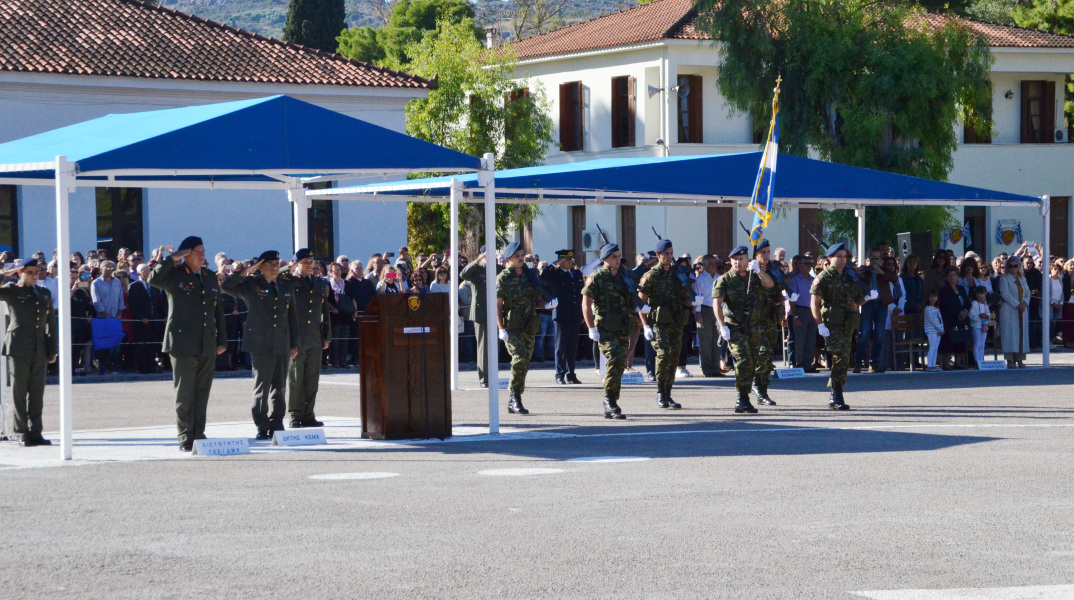 Κι άλλη μείωση αποδοχών για τους ένστολους με το νέο χρόνο