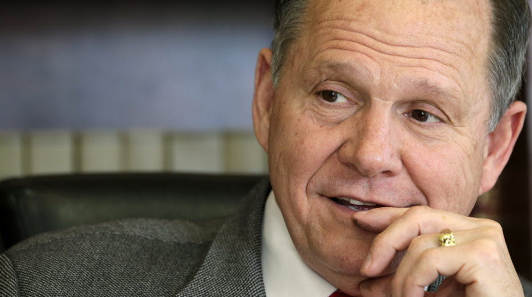 Ρόι Μουρ, σεξουαλική παρενόχληση