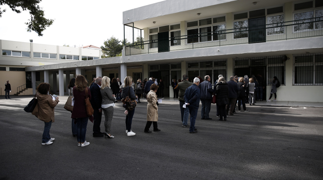 Εκλογές στην Κεντροαριστερά: «Εκρηκτική» συμμετοχή των πολιτών σε όλη την Ελλάδα