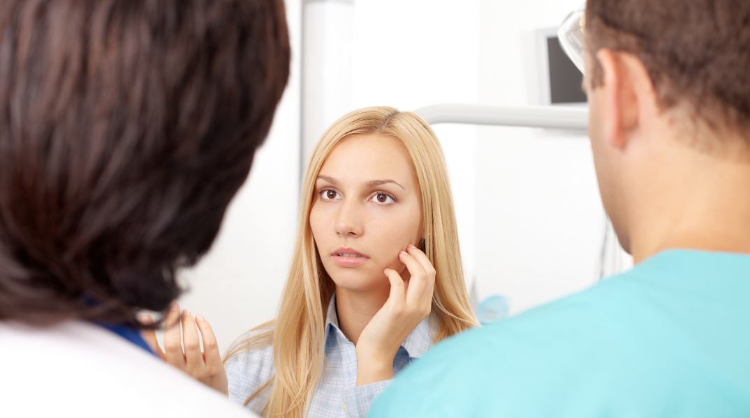 Τι μπορεί να σημαίνει ο πόνος στη γνάθο;