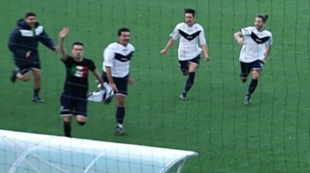 φασιστικός χαιρετισμός