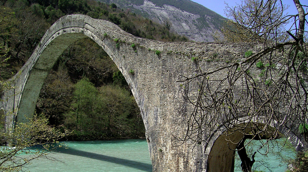 Πρώτο βήμα για την αποκατάσταση του Γεφυριού της Πλάκας 
