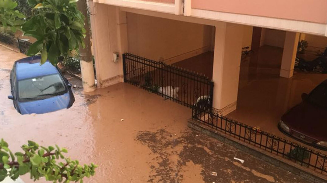 Πλημμύρες στη Νέα Πέραμο - Μάνδρα