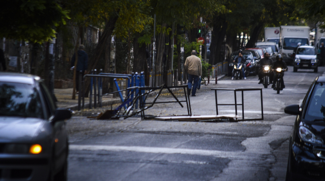 Αντιεξουσιαστές κατέλαβαν το Πολυτεχνείο 
