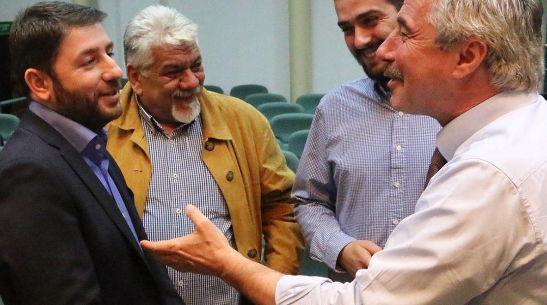 Έμμεση στήριξη Μανιάτη με τη «Νέα Γενιά» Ανδρουλάκη 