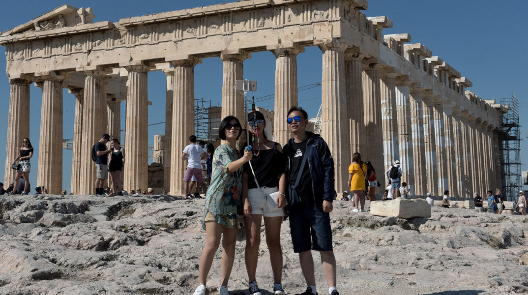 Πόσα δαπάνησε και πόσο έμεινε στην Ελλάδα κατά μέσο όρο ο ξένος επισκέπτης