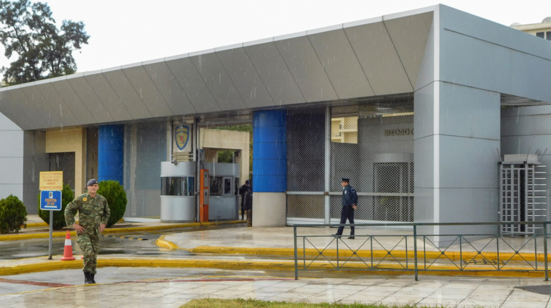 Ρουβίκωνας, Υπουργείο Εθνικής Άμυνας