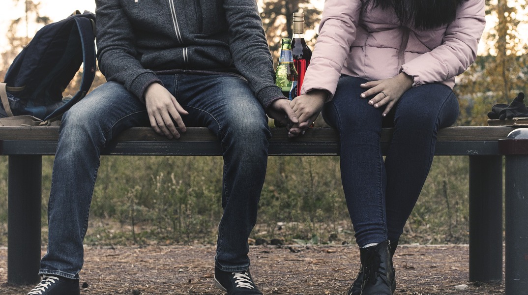 alcoholism-2847444_1920.jpg
