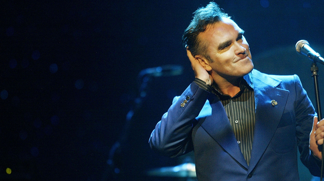 Ο Μόρισεϊ στηρίζει Κέβιν Σπέισι και εξοργίζει 