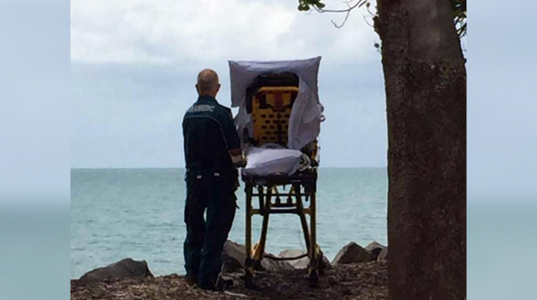 Ήταν η επιθυμία της και την εκπλήρωσαν οι τραυματιοφορείς