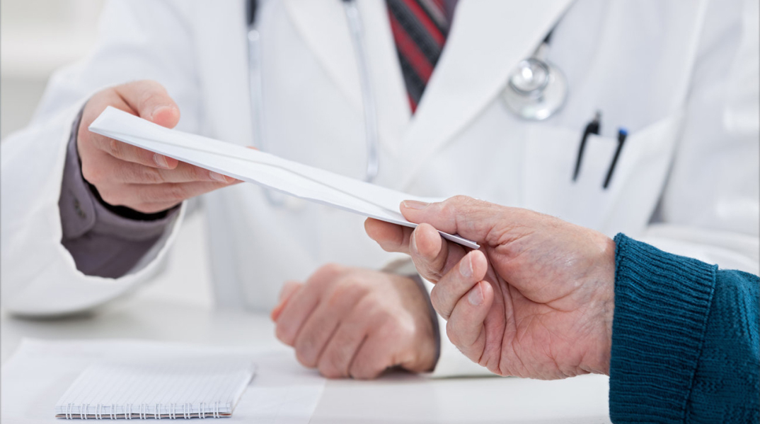 Σύλληψη γιατρού δημόσιου νοσοκομείου για φακελάκι