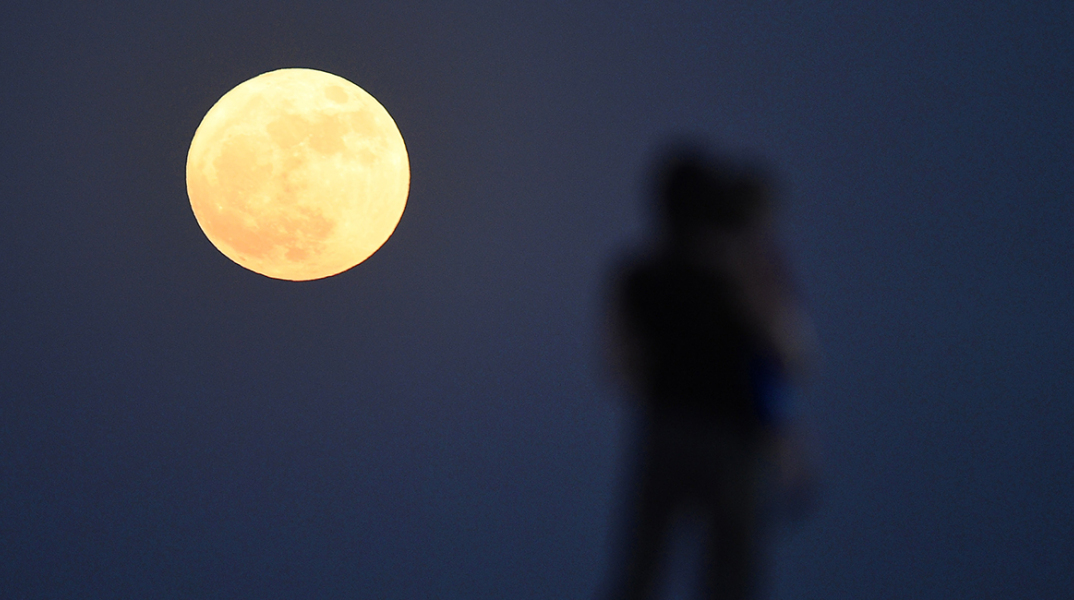 gettyimages-supermoon.jpg