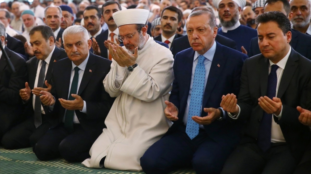 erdogan_praying.jpg