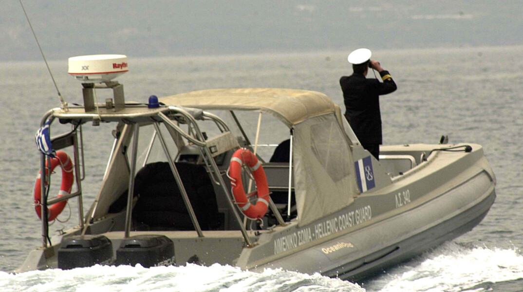 Περιπέτεια με αίσιο τέλος στο Αιγαίο για 12 ναυτικούς 