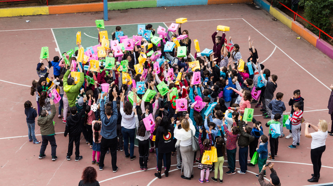 Πώς μια χριστουγεννιάτικη κάρτα από το Πλαίσιο κάνει τη διαφορά 