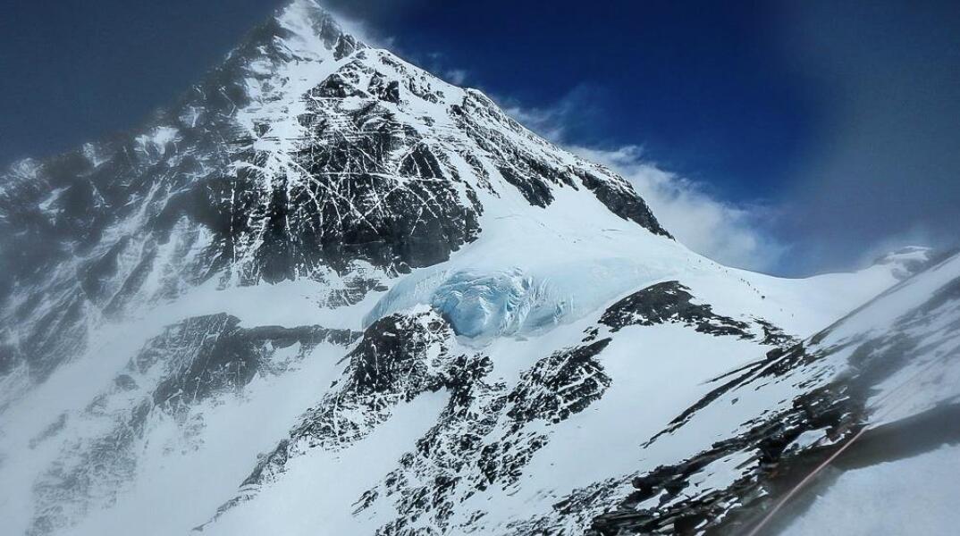 Απαγόρευση σε τυφλούς και ακρωτηριασμένους να ανεβαίνουν στο Έβερεστ 