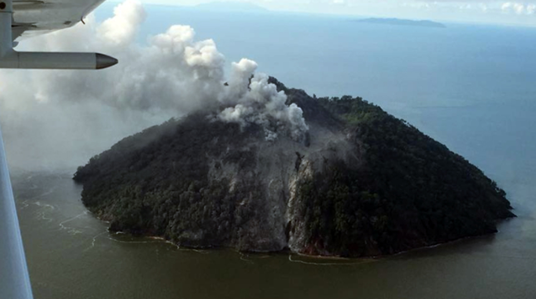 volcano_papua.jpg