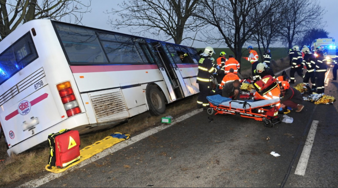 bus-crash2342342.jpg