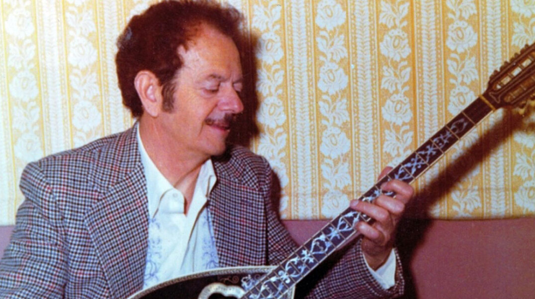 Ο Βασίλης Τσιτσάνης