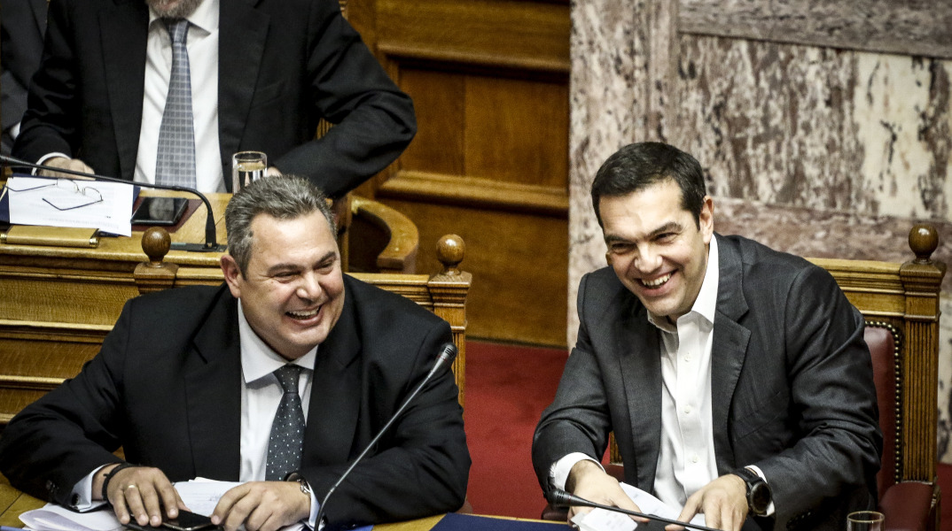 kamenos_-_tsipras_-_kodarinis.jpg