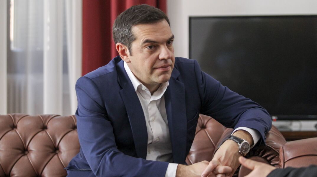 Καταδικάζει ο ΣΥΡΙΖΑ την επίθεση στον Μίκη, κάνει λόγο για αντιπολιτευτική σπέκουλα 