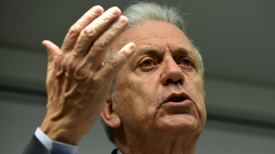 avramopoulos2423423423423.jpg