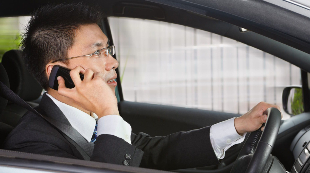 cell_phone_driving-e1486565204623.jpg