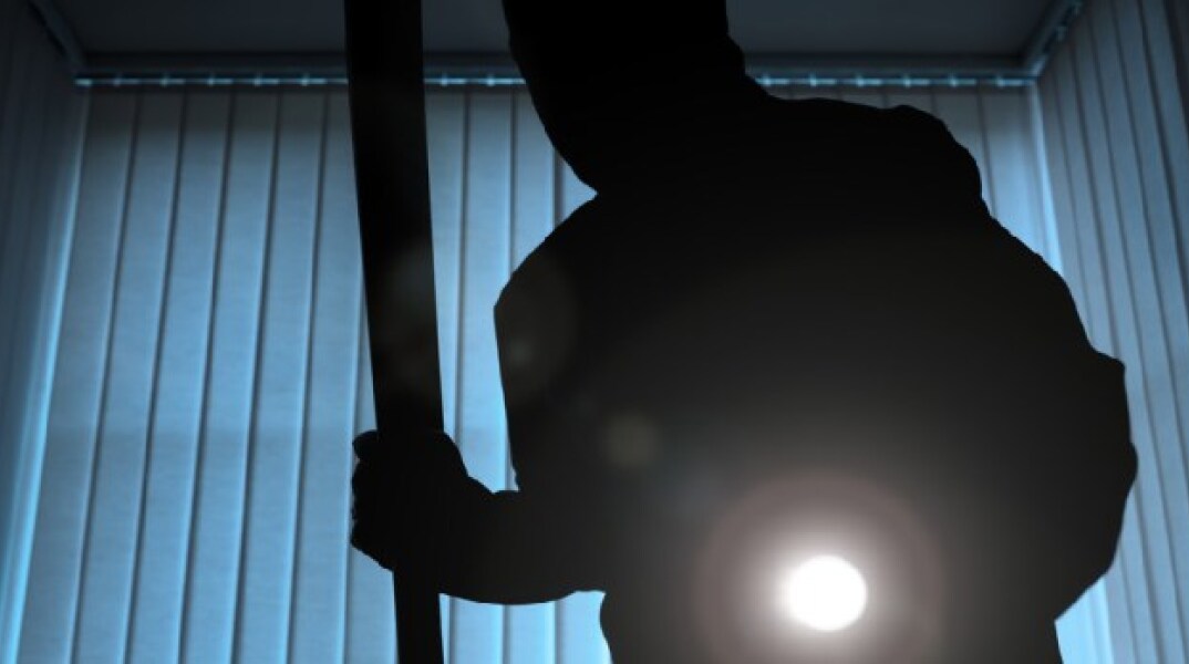 burglar-at-night-resize.jpg